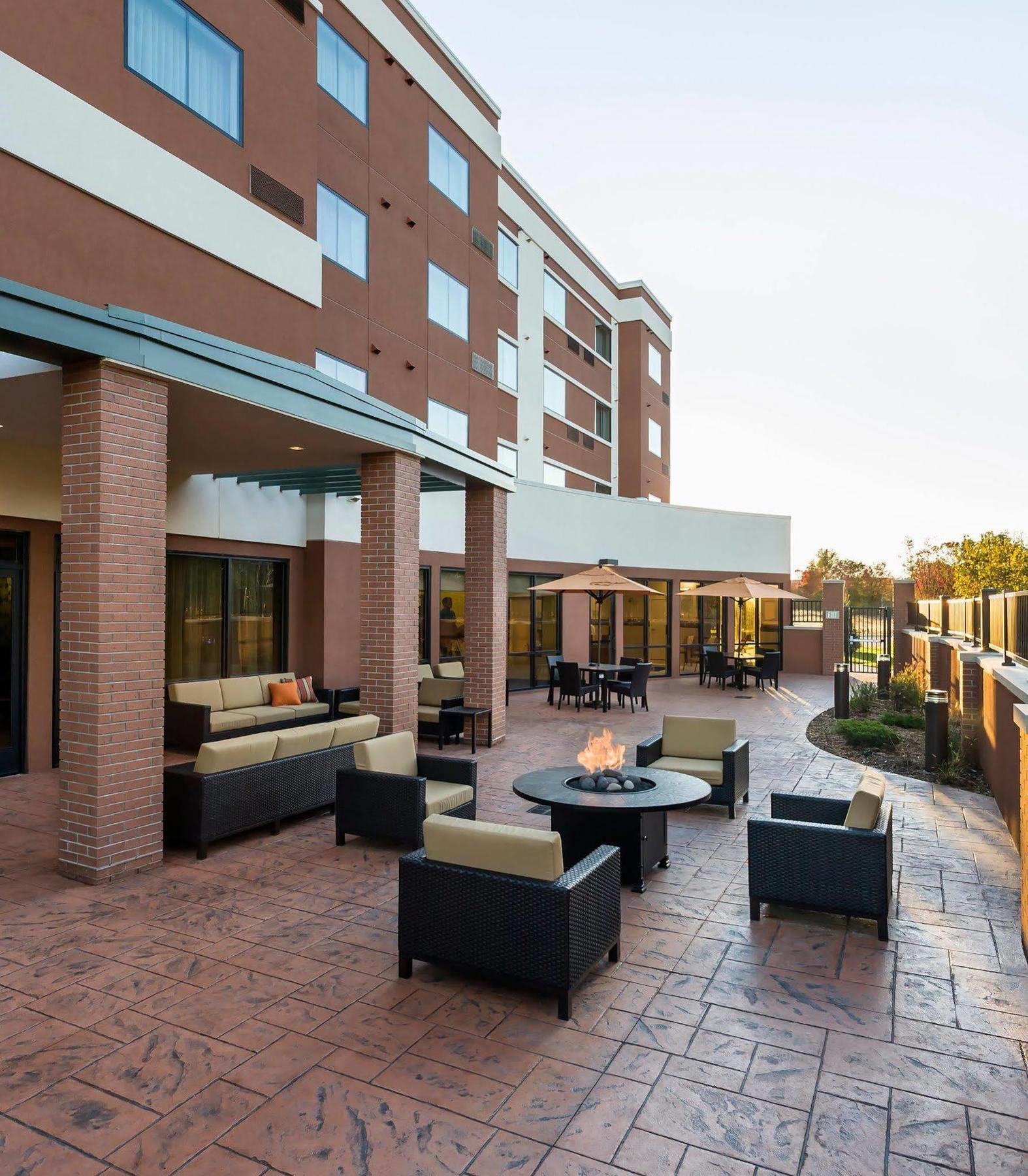 Courtyard By Marriott Kalamazoo Portage Екстериор снимка